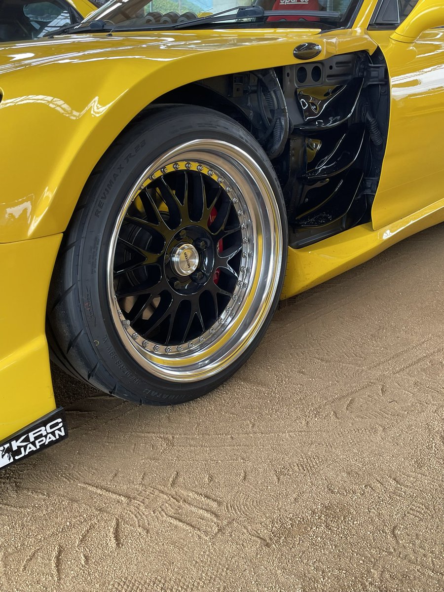 個人的にスゲーと思った1台😃
フェンダーがすごい😆

#播州ロータリー友の会
#FD3S