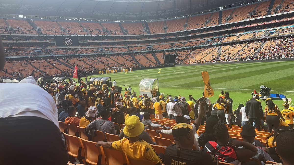 Mike_Emkem's tweet photo. Re tsene ✌🏿️

#SowetoDerby https://t.co/XyxLVDMAJy