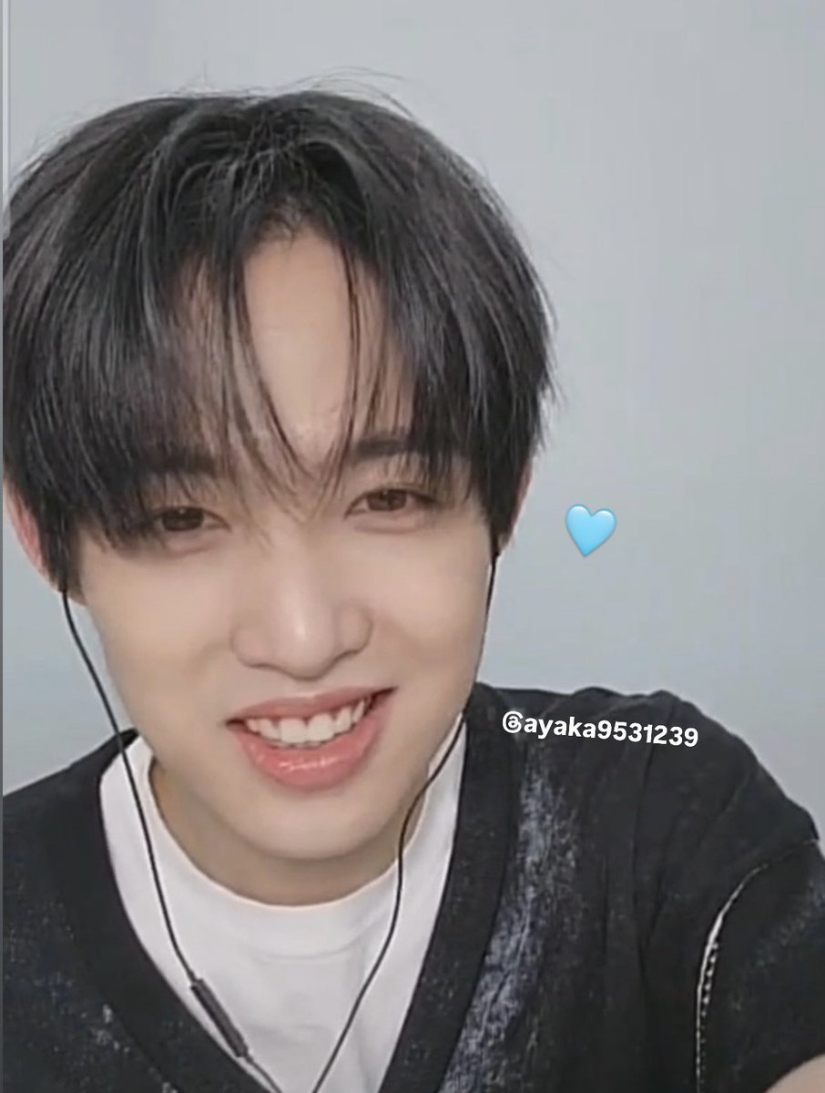 아야야 tweet media