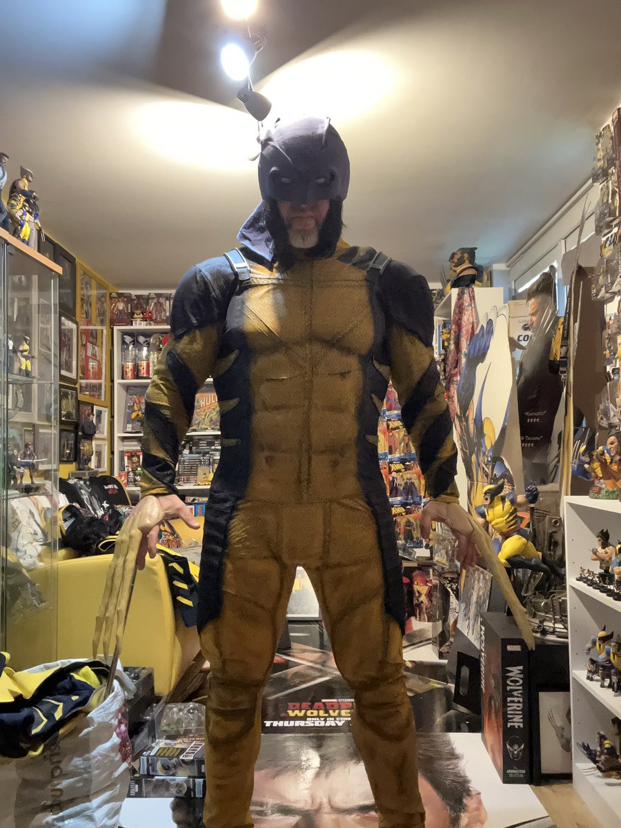 WolverSteve's tweet image. Inspired by the reveal that #Wolverine will be hooded in  #Xmen97 Season 2 for “Feral - Wasteland” Logan! #XmenTAS #wolverinecosplay #BoneClaws