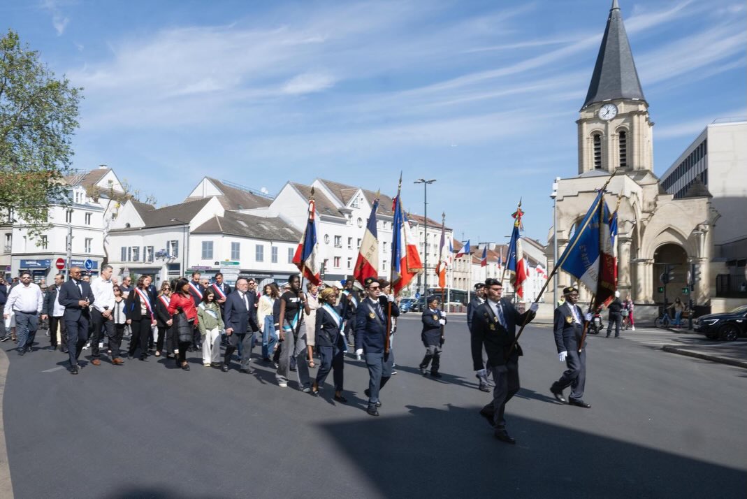 KimbassaRene's tweet image. Présent à la Journée nationale du souvenir des Victimes et des Héros de la déportation
 
Hommage aux Déportés de l'occupation nazie et aux Héros de la Résistance de Colombes et de la France.

Leur mémoire ne s'éteindra jamais pour que de telles atrocités ne se reproduisent jamais