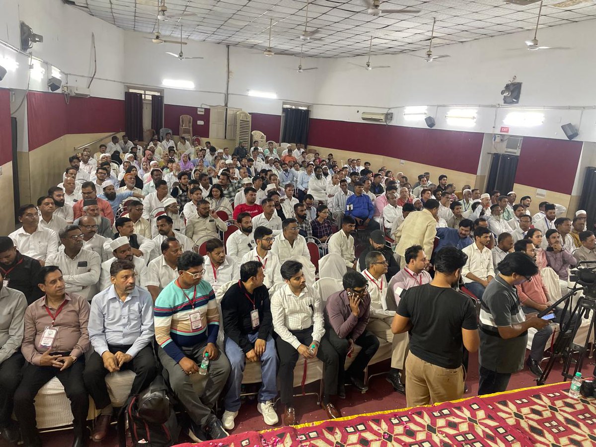 ImranHussaain's tweet photo. ऐसे कार्यक्रम न केवल प्रतिभाओं को सम्मान देते हैं, बल्कि नई पीढ़ी को प्रेरित करने का भी कार्य करते हैं।
#RashtriyaGauravSamman #JamatESiddiqui #PrideOfIndia #Doctors #Education #Healthcare #SocialUpliftment #Inspiration #CommunityWork https://t.co/6ERjwiR6o0