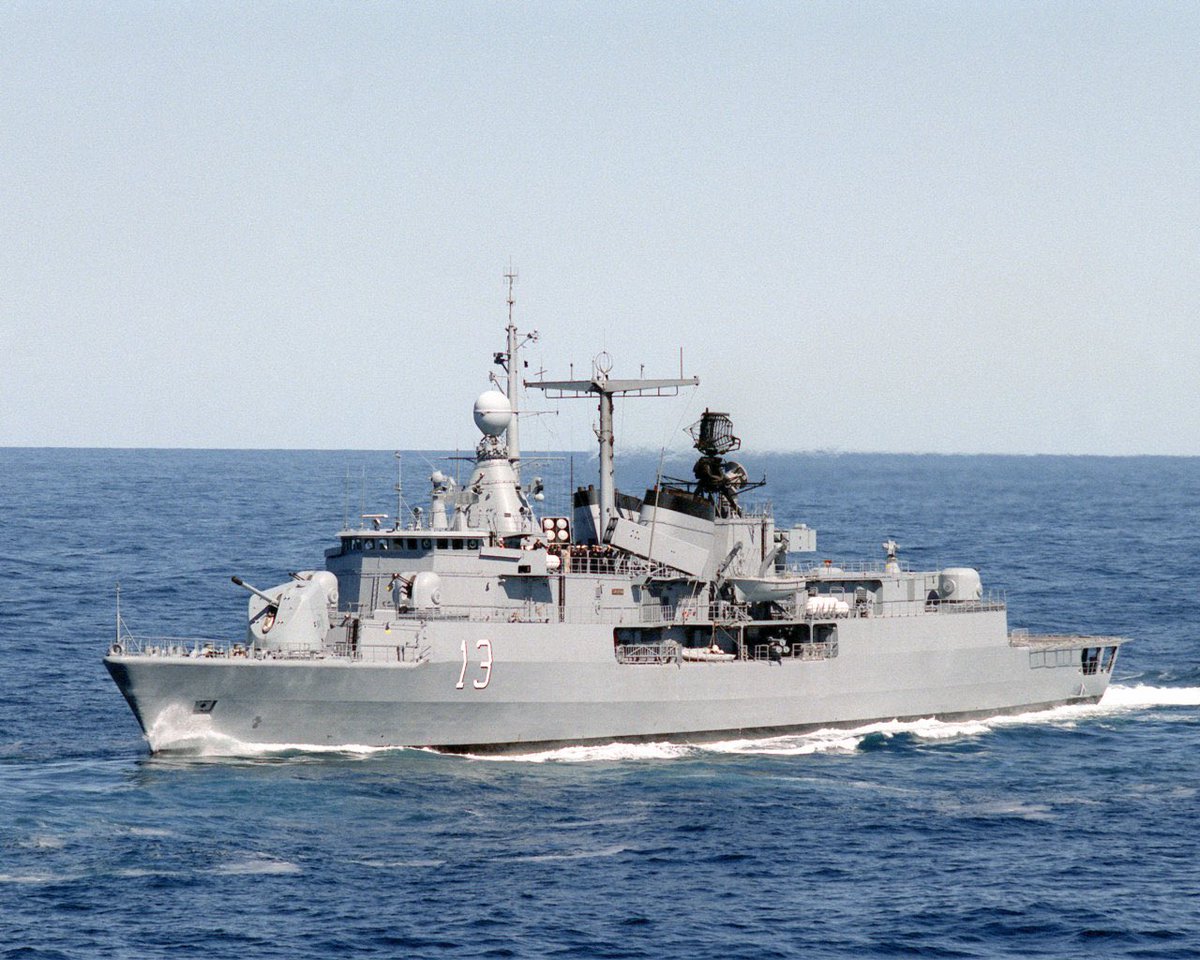 今のアルゼンチン海軍最大の戦闘艦がこれなんだけどこれでクイーン
