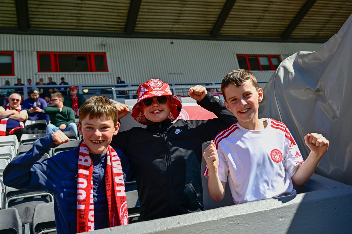 theacciesfc's tweet photo. Thank you all for your support yesterday 👏

We've given ourselves a chance, and we need your backing right to the end!

📸 Adam Law https://t.co/4xTVkbhOIG