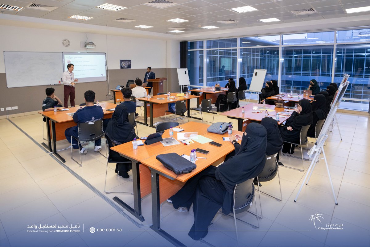 شركة كليات التميّز tweet media