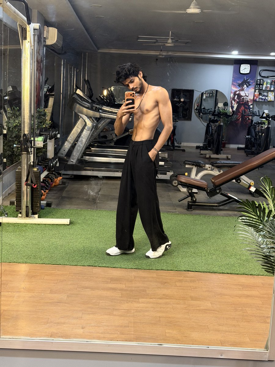 Jitendr51139689's tweet image. The goal is not to impress people, but to outgrow yesterday’s version of me. 💯🖤
— Jitendra Yadav
#ProgressNotPerfection #GymMotivation #MensAesthetic #FitnessLifestyle #BodyRecomp