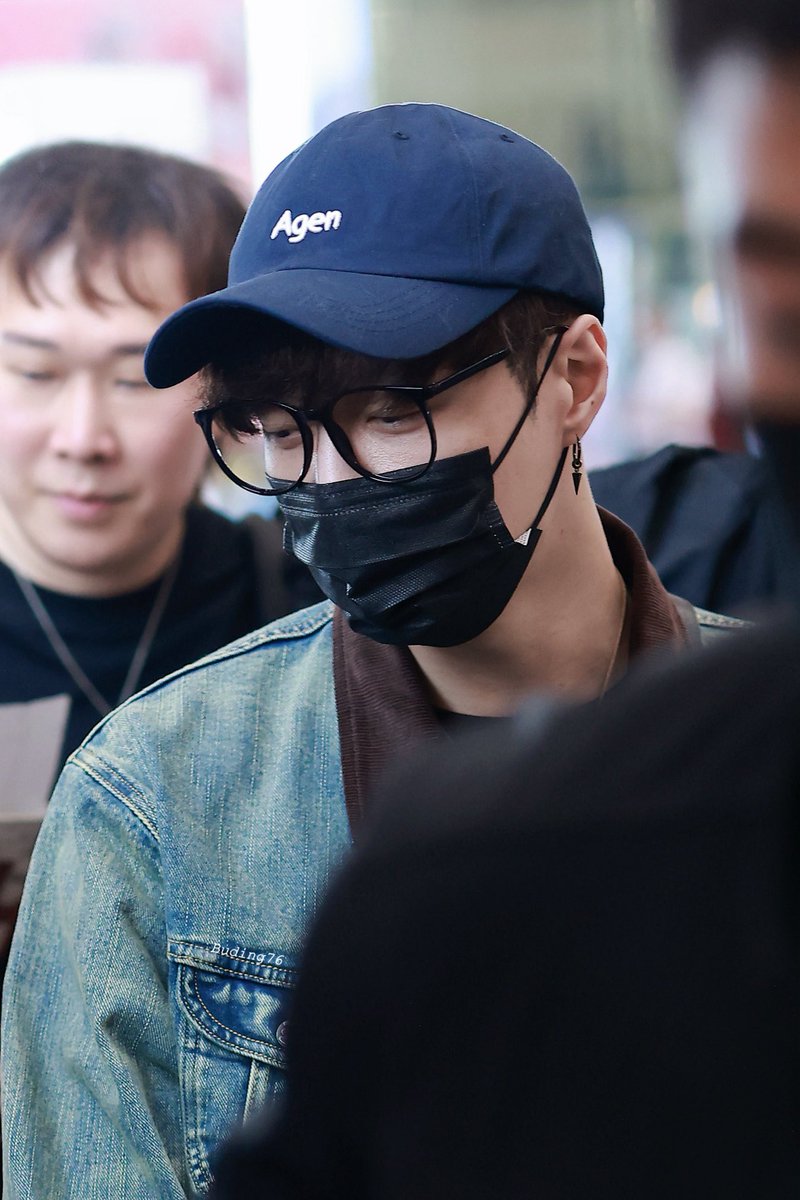 cr.补丁76 #LAY #Layzhang #ZhangYixing #张艺兴 #レイ #LAY #Layzhang