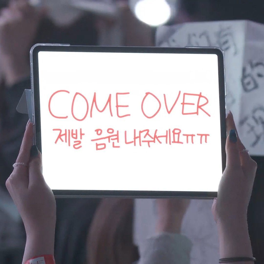 4/26 음원 발매를 요청합니다.
빅히트는 디럭스바이닐에 담긴 #ComeOver 를 모든 팬이 들을 수 있게 음원사이트에 발매해 줄 것을 강력히 요청합니다
<a href="/BIGHIT_MUSIC/">BIGHIT MUSIC</a>
<a href="/HYBEOFFICIALtwt/">HYBE OFFICIAL</a>
<a href="/bts_bighit/">BTS_official</a>
#BTS #방탄소년단 #COMEOVER_디지털발매_요청 #히든트랙_컴오버_음원공개해