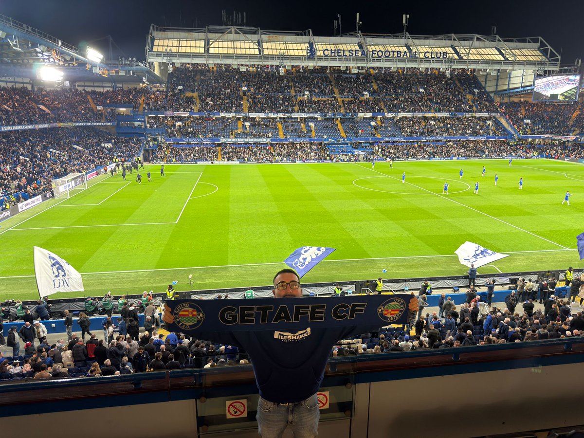 Albert32A's tweet photo. Foto del finde anterior,del chelsea-united en stamford bridge.
Jugaremos aquí el año que viene!!! Se confía!!! https://t.co/TcFzZG4DXM