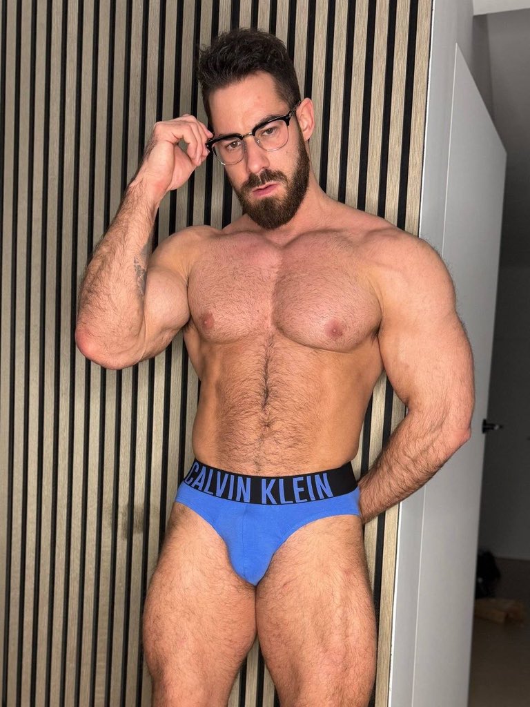 muscle oliver tweet media