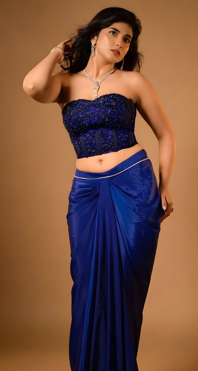 PVeerapandi's tweet image. " Feeling like royalty in royal blue " 💙✨

#PragyaNagra HD Pics