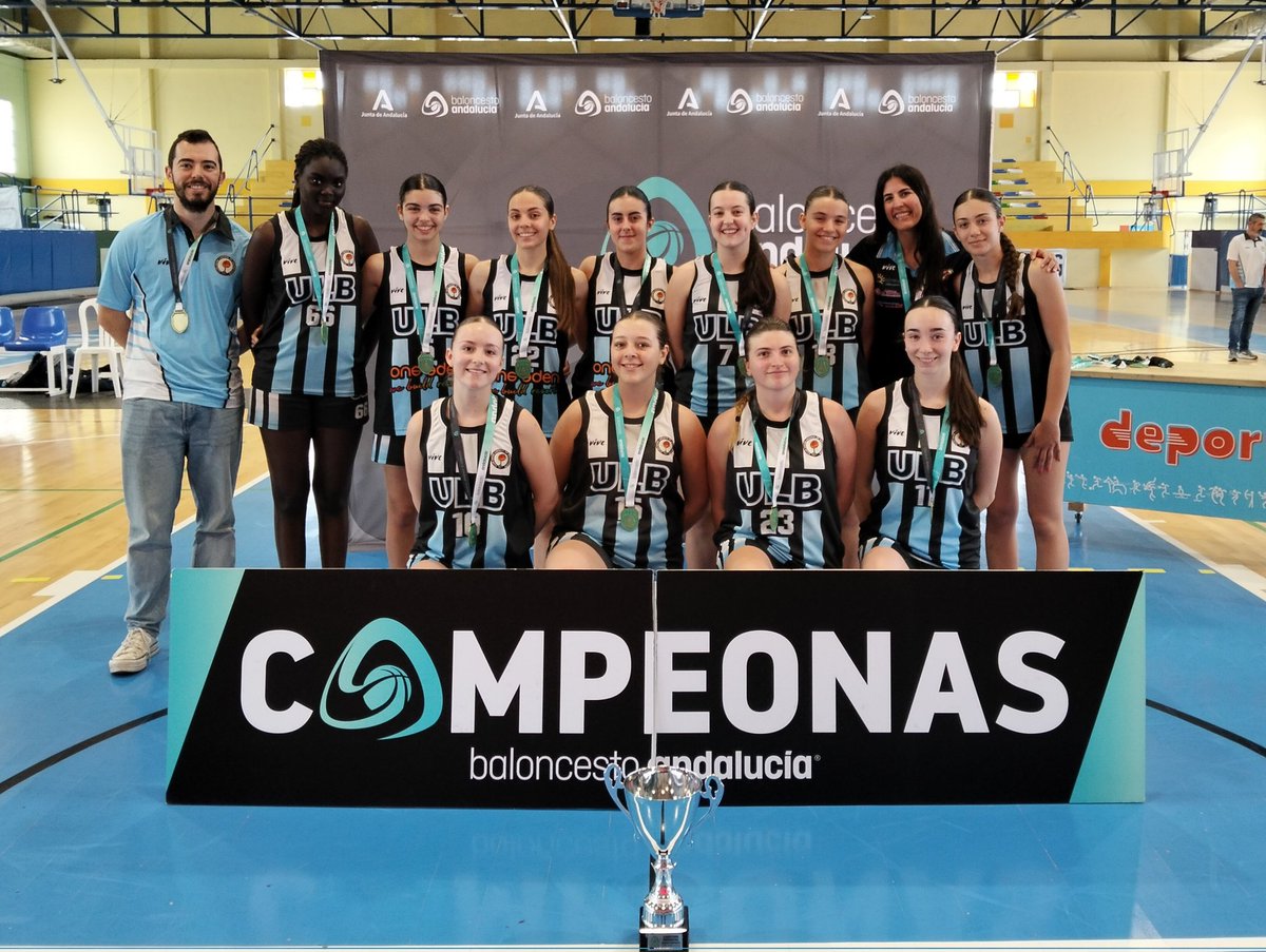 fabcadiz's tweet photo. 📢Finalizada la Final Junior fem Copa Andalucia B. 
🏀 @ULBLALINEA 48
🏀 @CB_Algeciras 45

Campeonas : Unión Linense Baloncesto
Subcampeonas : Ibersur CBA

#FaseFinalCadiz #baloncestoandalucia https://t.co/HxEzw9OSNO
