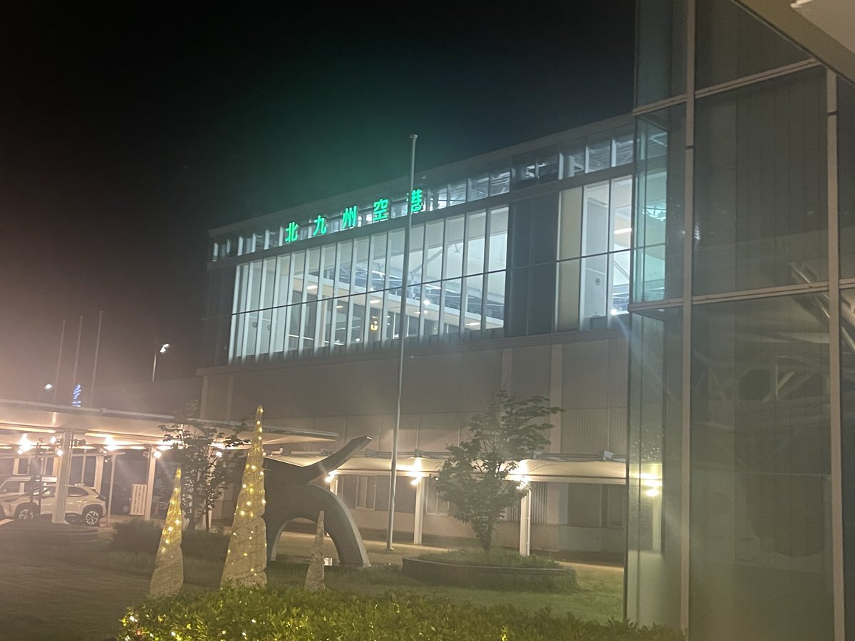 デスロス tweet media