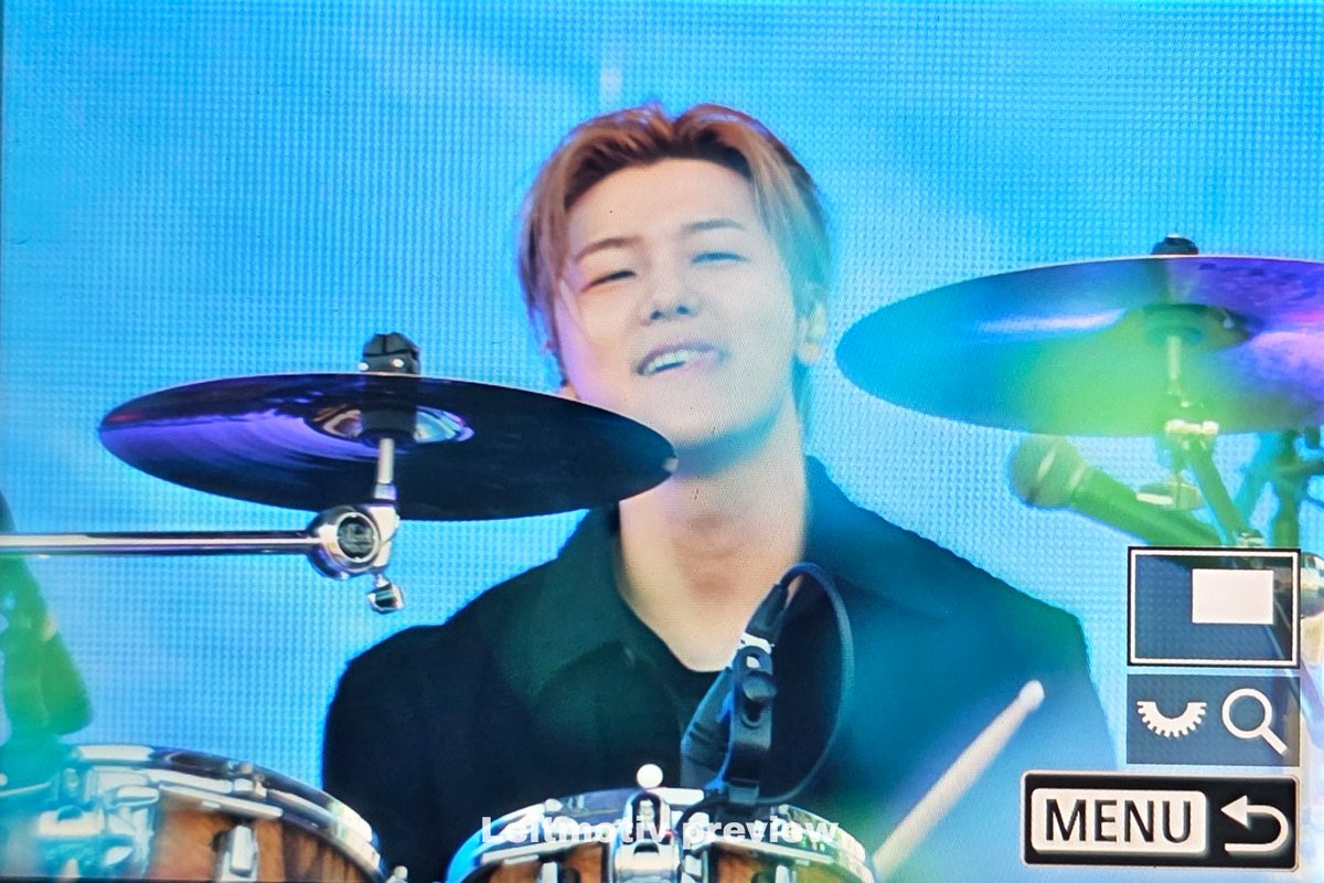 𝙇𝙚𝙞𝙩𝙢𝙤𝙩𝙞𝙫. 라이트모티프 tweet media