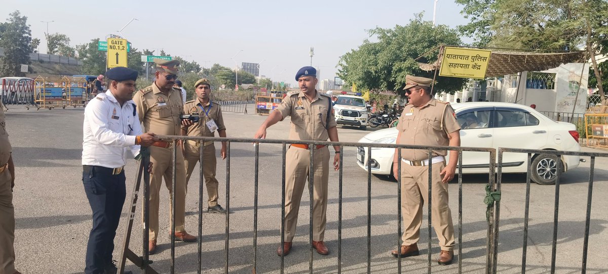 DCP_South's tweet image. #इंडियन_प्रीमियर_लीग_2026 क्रिकेट मैच के दृष्टिगत @DCP_South @AmitKAnandIPS के निर्देशन में #ACP Gosaiganj  द्वारा यातायात व्यवस्था एवं अन्य ड्यूटी में लगे पुलिस कर्मियों को दिये आवश्यक दिशा-निर्देश।

#Lkopolice_On_Duty
@Uppolice @lkopolice