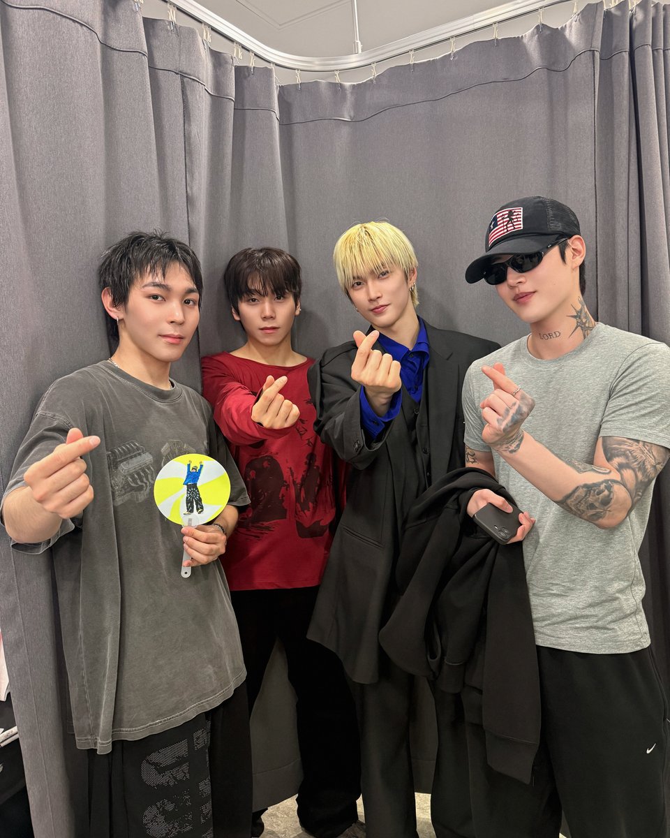 #Lets_Glow ✌❎🫰🌟

#XngHan_Xoul #XngHan 
#XngHan_Xoul_FANMEETING