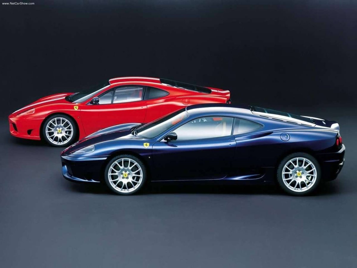 Retromania4ever's tweet image. ✅⬜🟥 2004 #Ferrari 360 Modena Challenge Stradale cars. 
Engine: 3.6-liter naturally aspirated V8. 
Performance: 0–60 mph in 4.0 seconds, with a top speed : 186 mph (283 km/h). 
Technology: Features #Formula1 derived from carbon technology and a flat underbody.