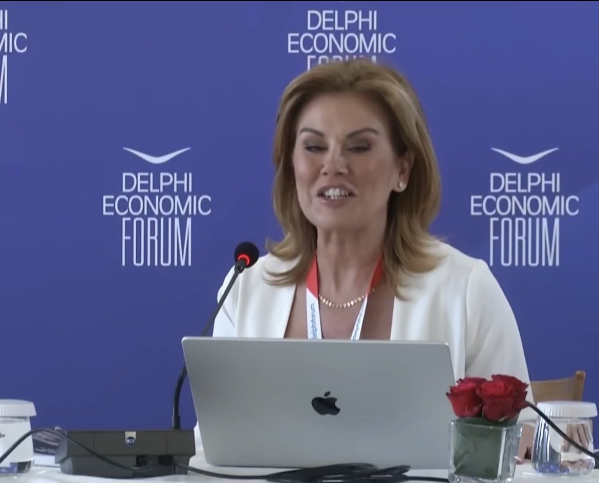 Η σύζυγος του υπουργού υγείας σαν τι μίλησε; 
Από περιέργεια ρωτάω …