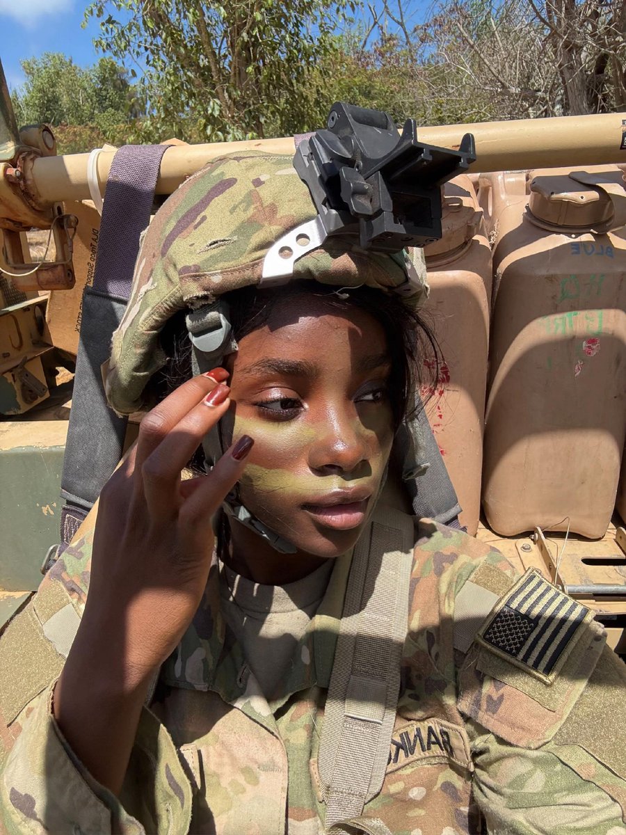 pamilein1's tweet image. I promise to make my mom proud 🥰🙂
#خان_کی_جدوجہد_کے_30_سال 
#amry