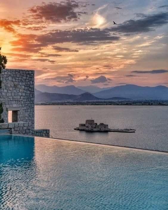Vasia53639806's tweet photo. Ναύπλιο https://t.co/Ix8jczXIzr