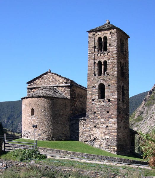 A mi Dios

Por derramarme sobre la frente rosadas perlas
se mecen el pino y el madroño,
por mí trinan tórtolas y mirlos,
mas yo canto por vos.
✒️Jacint Verdaguer, 1845-1902

Sant Joan de Caselles. Andorra. Iglesia románica  siglo XII con campanario de torre.
<a href="/parra1956/">Dolors Parramón</a>