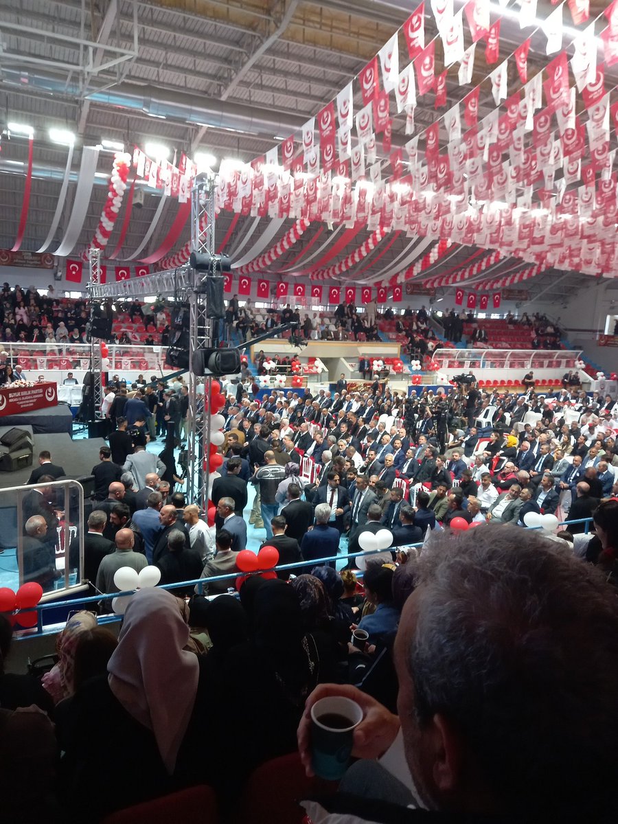 BBPburada's tweet photo. Büyükbirlik Partisi , 26 Nisan,  https://t.co/vKzxnRzKr2 kocaeli kongresi yoğun katılımla devam ediyor . https://t.co/kiEFXutASE