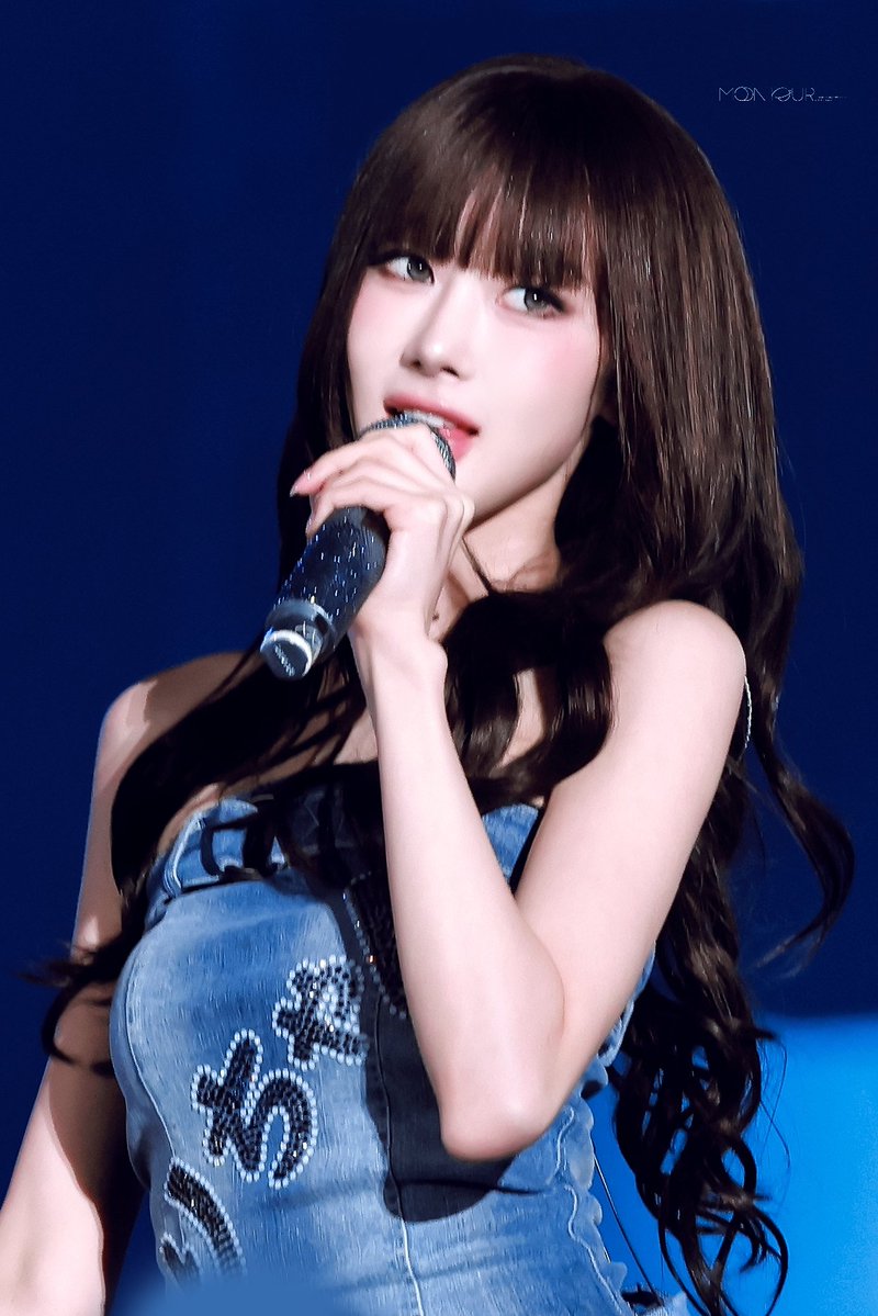 MoonTour. tweet media