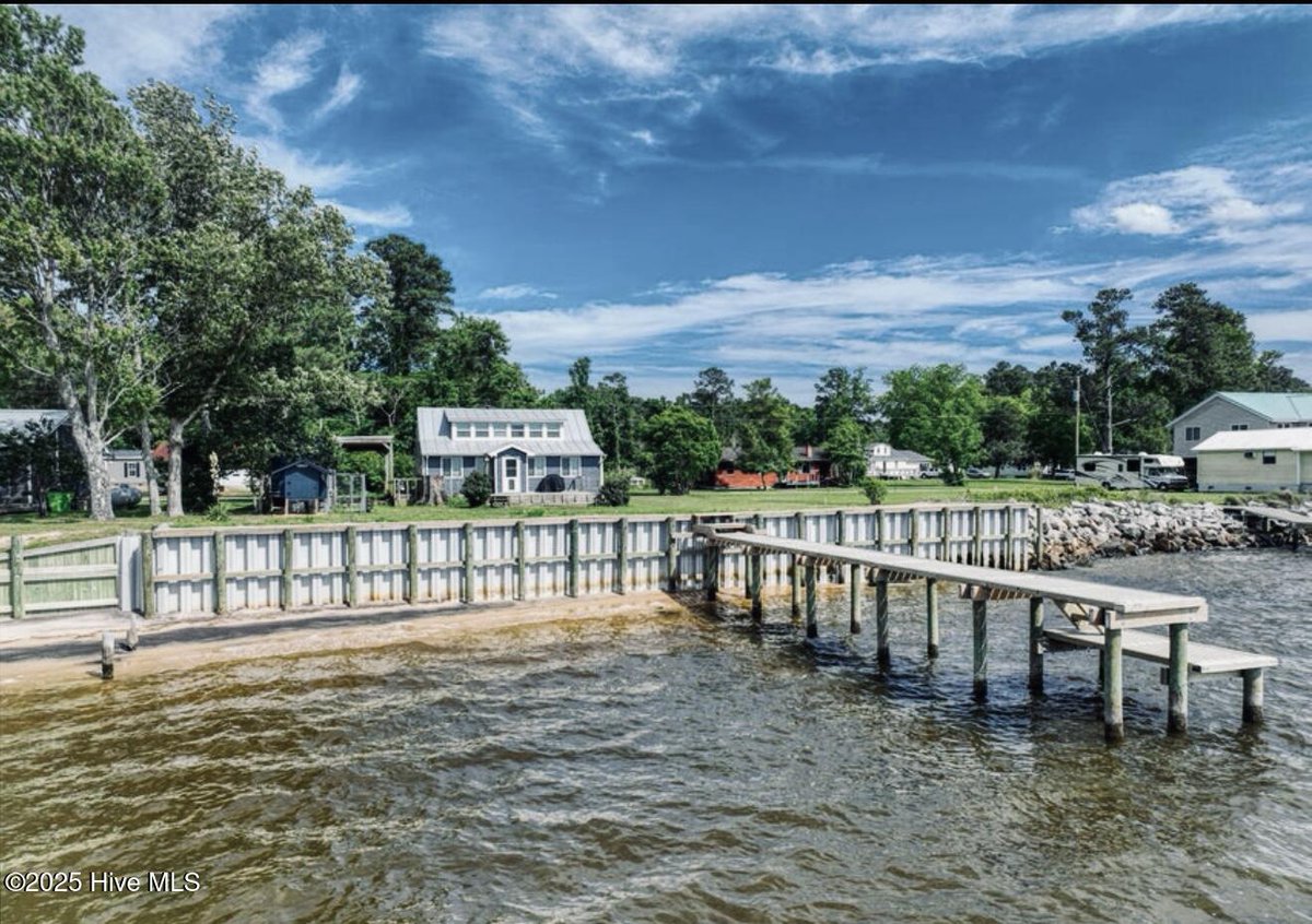JohnVescoReal's tweet photo. Look whats new has a new listing! Peek at it now!
- John Vesco #172898 with John Vesco INC  Real Estate
- Contact me at 252.808.7056 https://t.co/1xyMD7insu