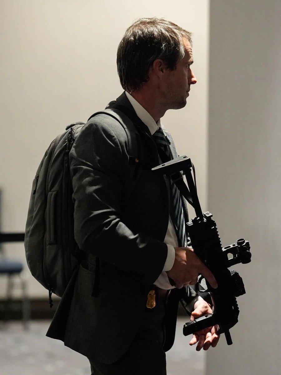 ᴅᴇᴡ tweet media