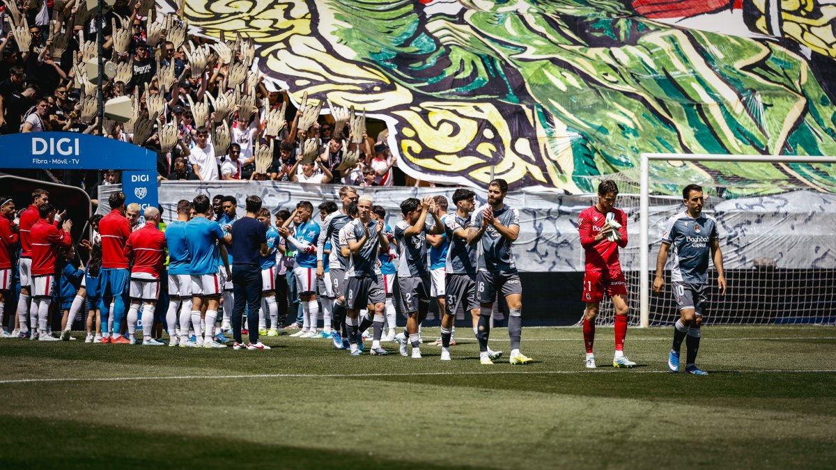 RealSociedadEUS's tweet photo. 🔝 Eskerrik asko, @RayoVallecano! 👏 https://t.co/mlZ7BoGu6U