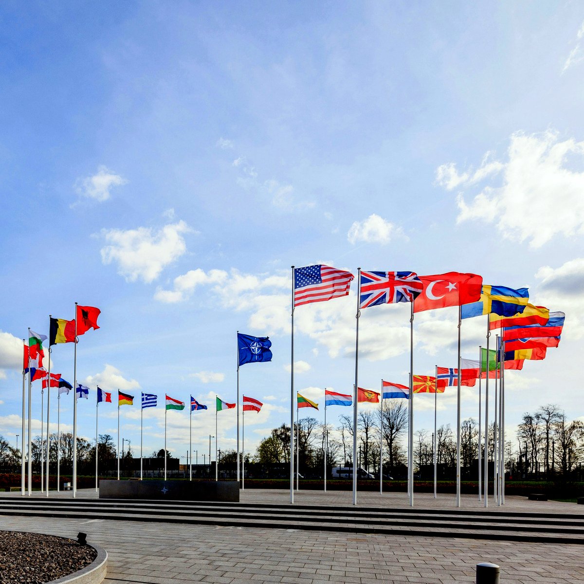 eudebates's tweet image. NATO tensions rise after leaked Pentagon message 🇺🇸🇪🇸 #WeAreNATO
A reported internal email suggests the US considered options to penalise allies over the Iran conflict — including suspending Spain from NATO, a move experts say is not legally feasible.
The dispute stems from