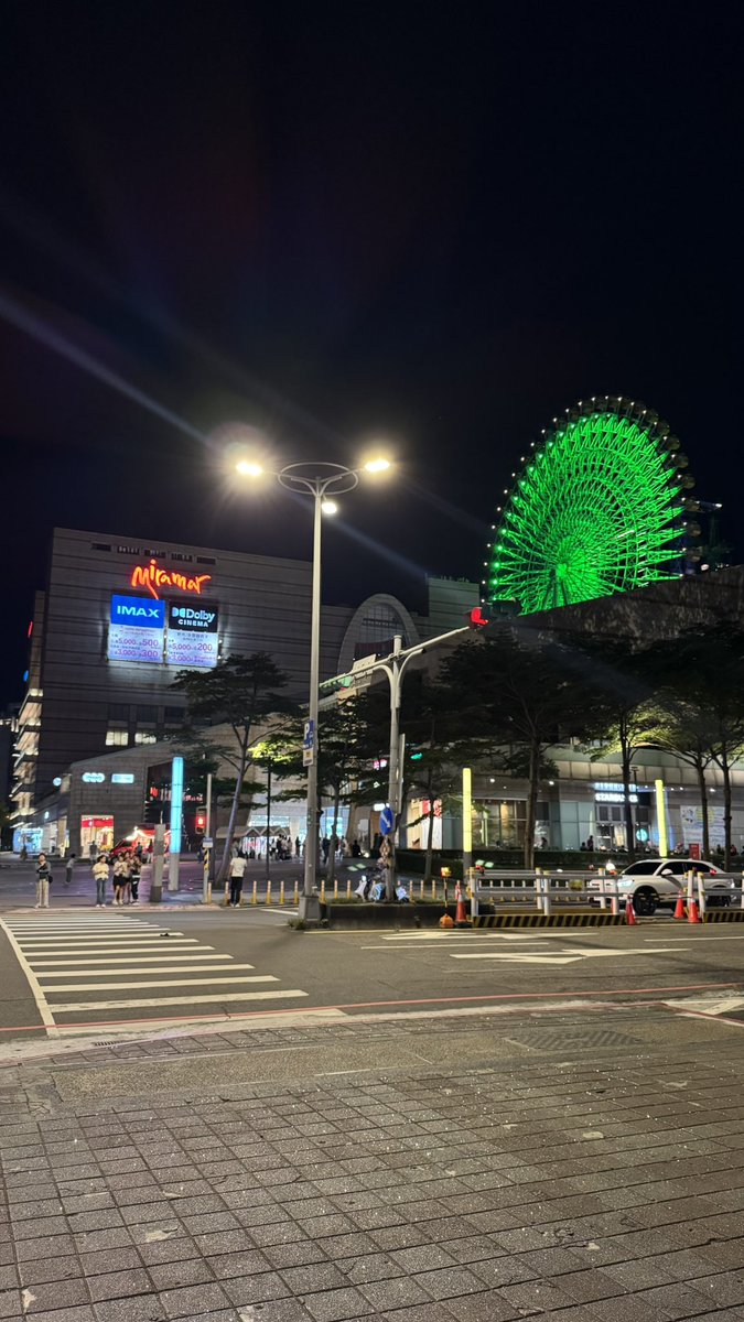パン tweet media