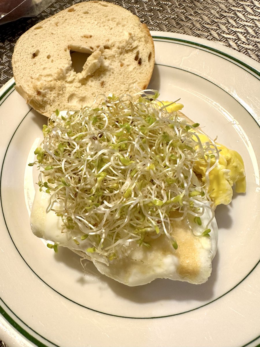 fulleifresh's tweet image. Happy Sunday! What are you having for breakfast or brunch?

#sprouts #breakfast #brunch #foodies #homecooking