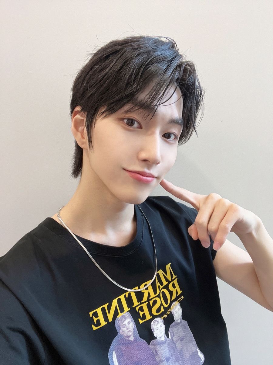 glossy is GLOWING tweet media