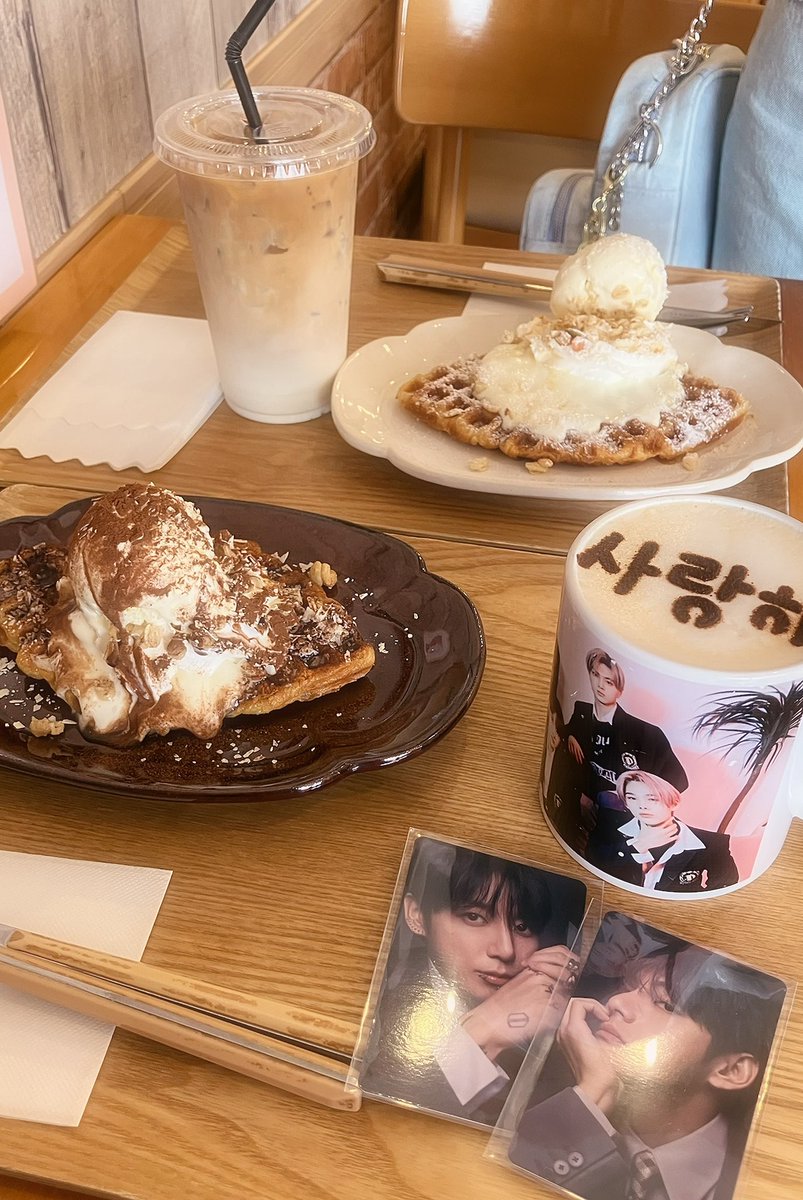 OwoznO's tweet photo. 東京に行けたのも6~7年ぶりだったんだけど、ポップアップにも行けたし新大久保にも行けたので本当に良き思い出ができました✌ https://t.co/LmJ07EjZ1M