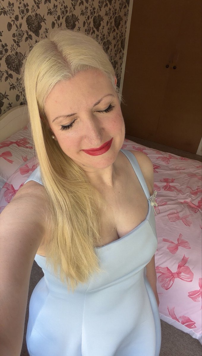 Jasmin29's tweet image. Sunday selfies (Pt 1) 🤳 #NoFilter #GenX