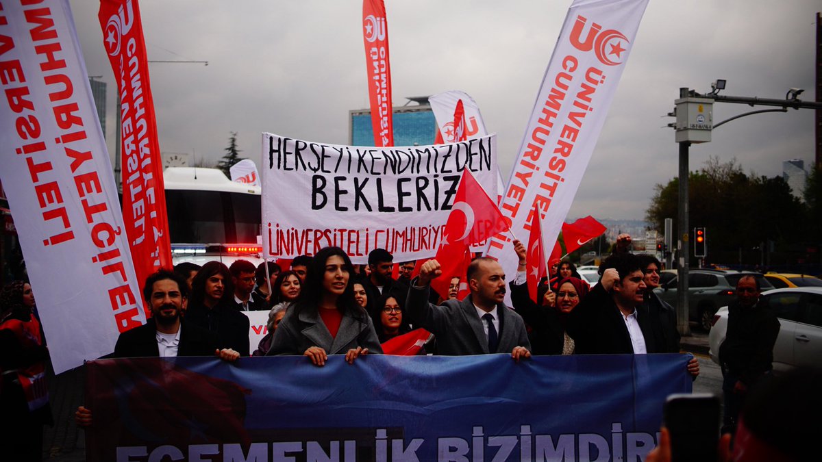Üniversiteli Cumhuriyetçiler tweet media