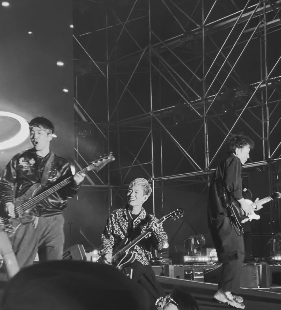 지한 tweet media
