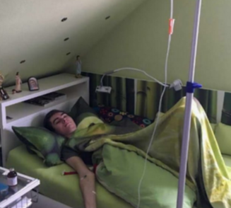mecaregiver's tweet image. Was ich nicht mehr hören kann:
„#MEcfs Patienten sehen nicht krank aus.“

Die Realität:
Schwerst an #MyalgicEncephalomyeltis Erkrankte sehen aus wie der lebendige Tod!