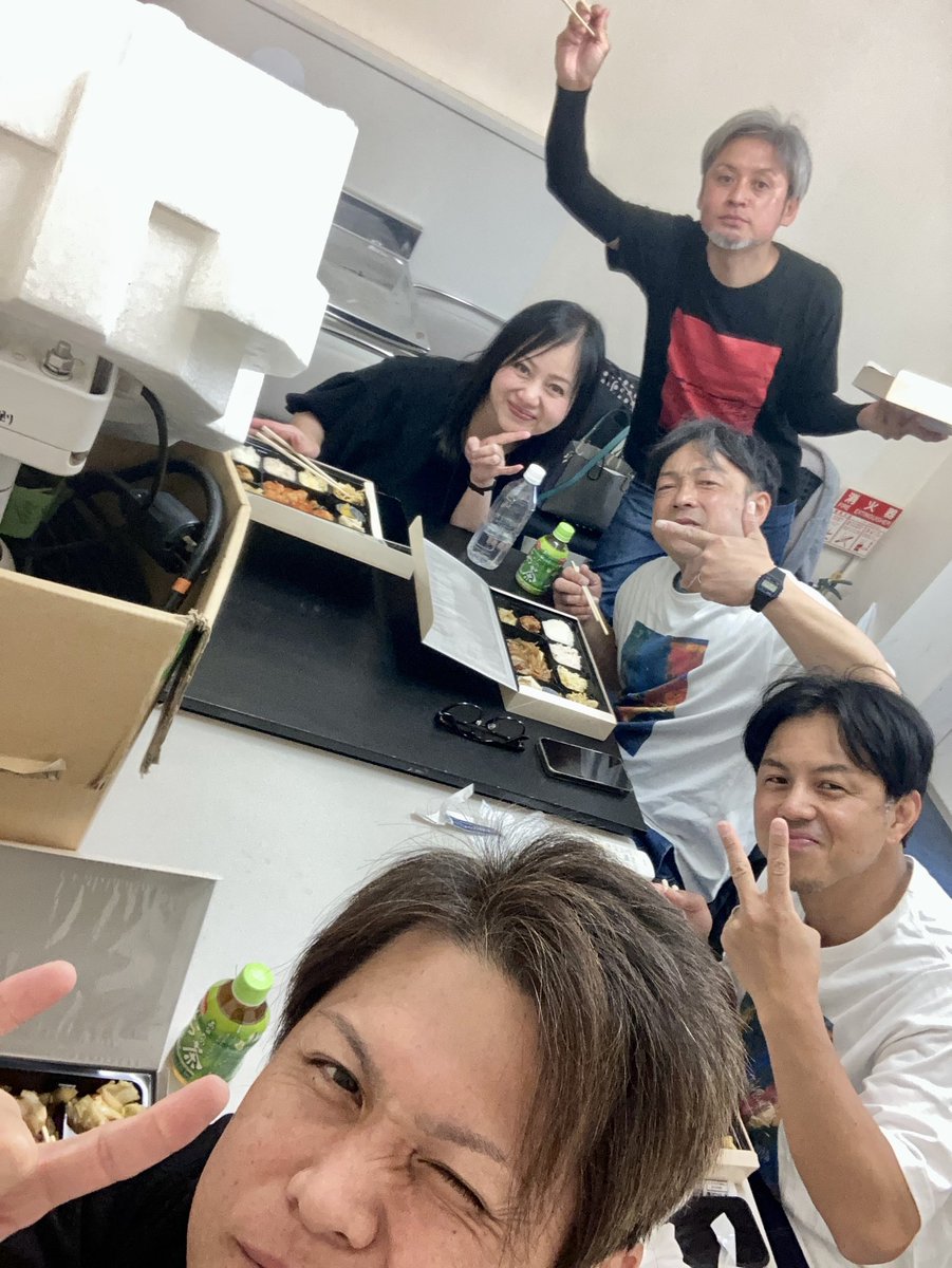 tida_hideya's tweet photo. よみうりランド、遊びに来てくれた皆さん、初めましての皆さん、心からありがとうございました！最高に楽しかった🤘次は4/29(水祝) 是非遊びに来て下さいねー！よろしくお願いします！
#蛇三線 #ロック #バンド #ティダ #よみうりランド #ライブ

https://t.co/PRjwYLA0l2… https://t.co/sLtcmKNhN3