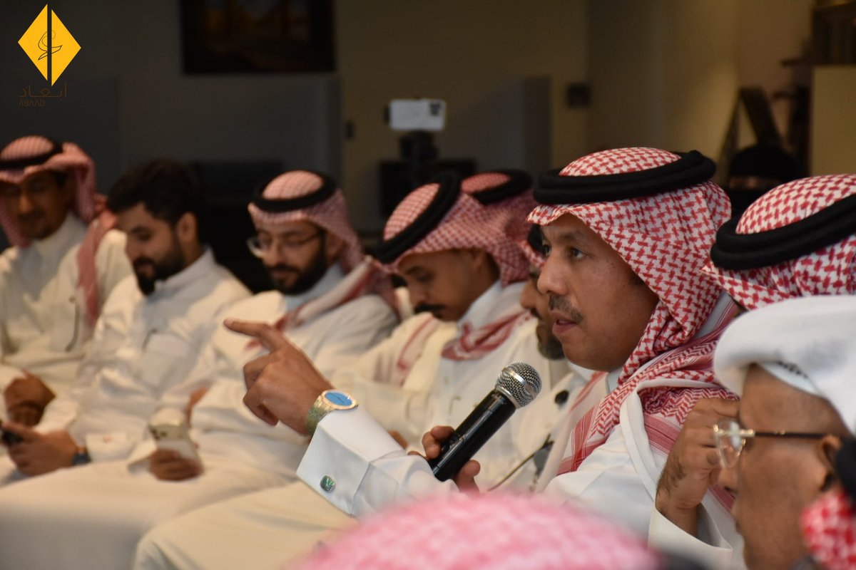 abaadinc's tweet photo. تغطية للجلسة الحوارية آفاق الابتكار التقني. شاركنا نخبة من المبدعين والمهتمين حيث كانت الجلسة منصة لتبادل الرؤى الملهمة والحلول المبتكرة التي ترسم ملامح الغد.
بشراكة مع نادي الذكاءات التواصل 
#شركة_أبعاد #ذكاءات_التواصل https://t.co/4efvYiskUJ