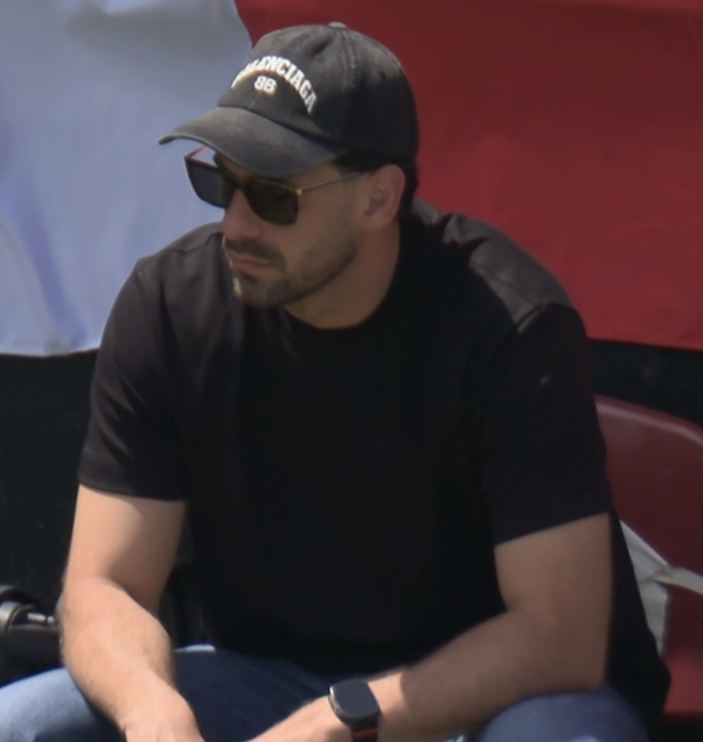 Alejandro tweet media