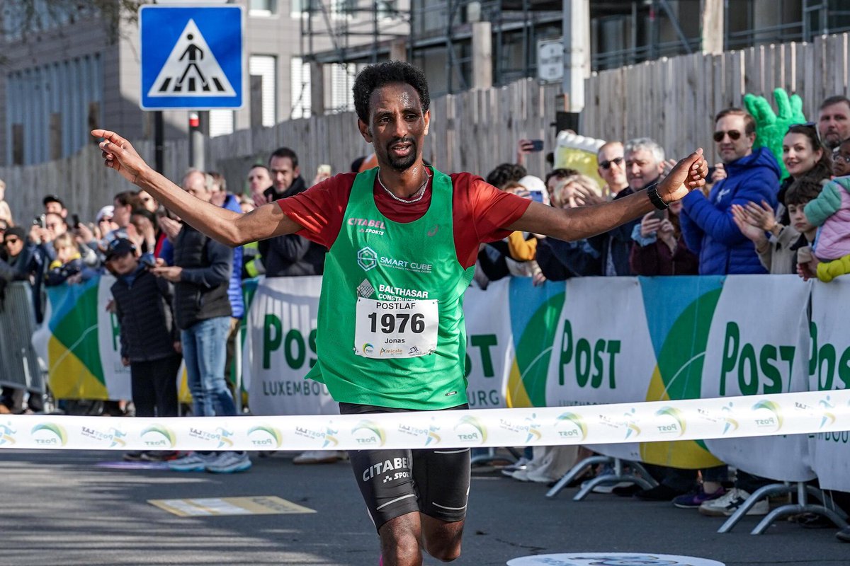 isma57's tweet image. #Athlétisme #Luxembourg L'Éthiopien naturalisé luxembourgeois Yonas Kinde (45 ans, ESTY) a remporté ce dimanche le semi-marathon de Thionville en 1h05'31". Sandra Lieners (35 ans, JS Audun-le-Tiche) a elle conservé son titre chez les femmes sur le 10 km avec un chrono de 34'22".