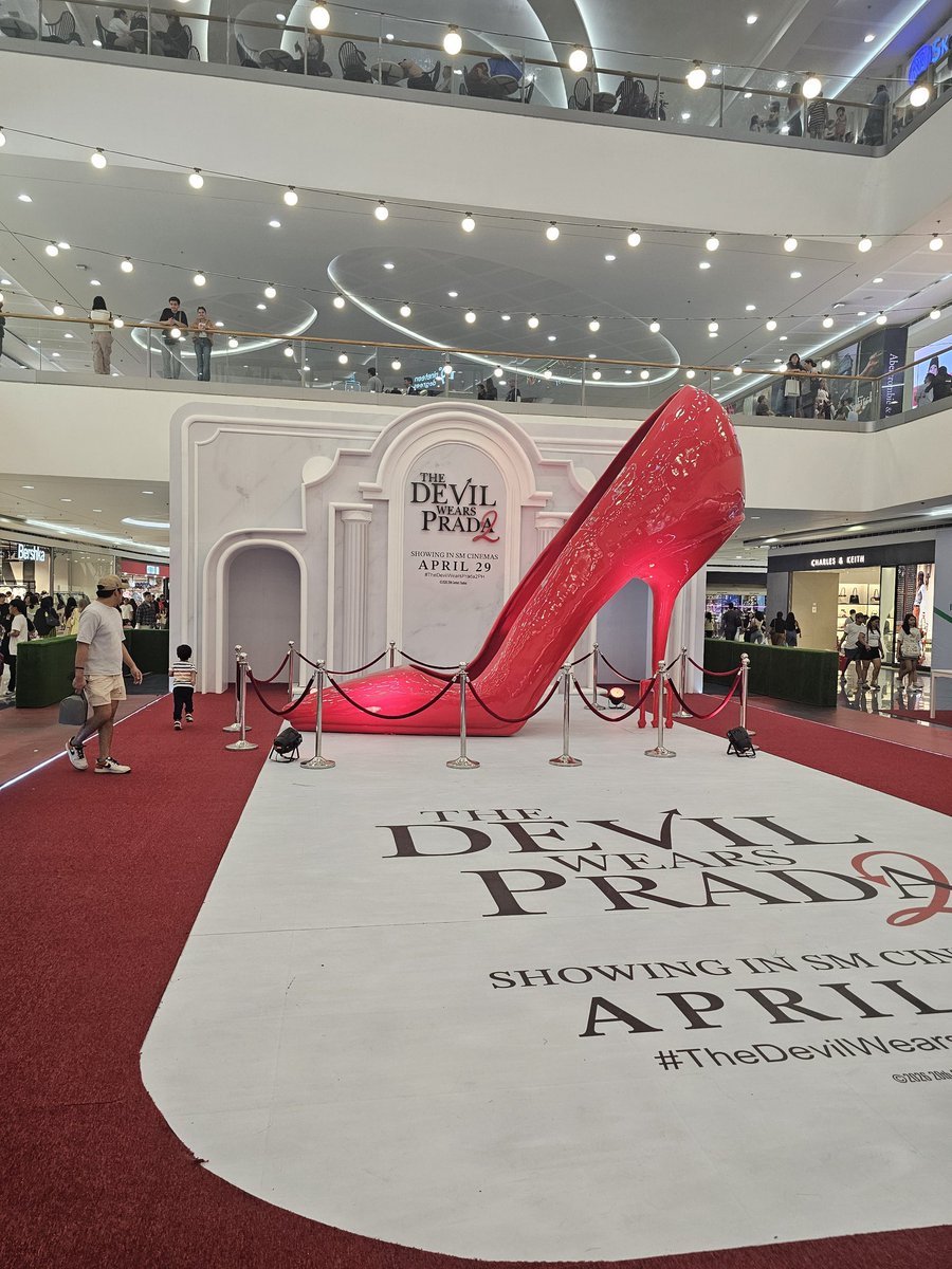 ..and the Angels wear On Cloud.
😁✌️😏