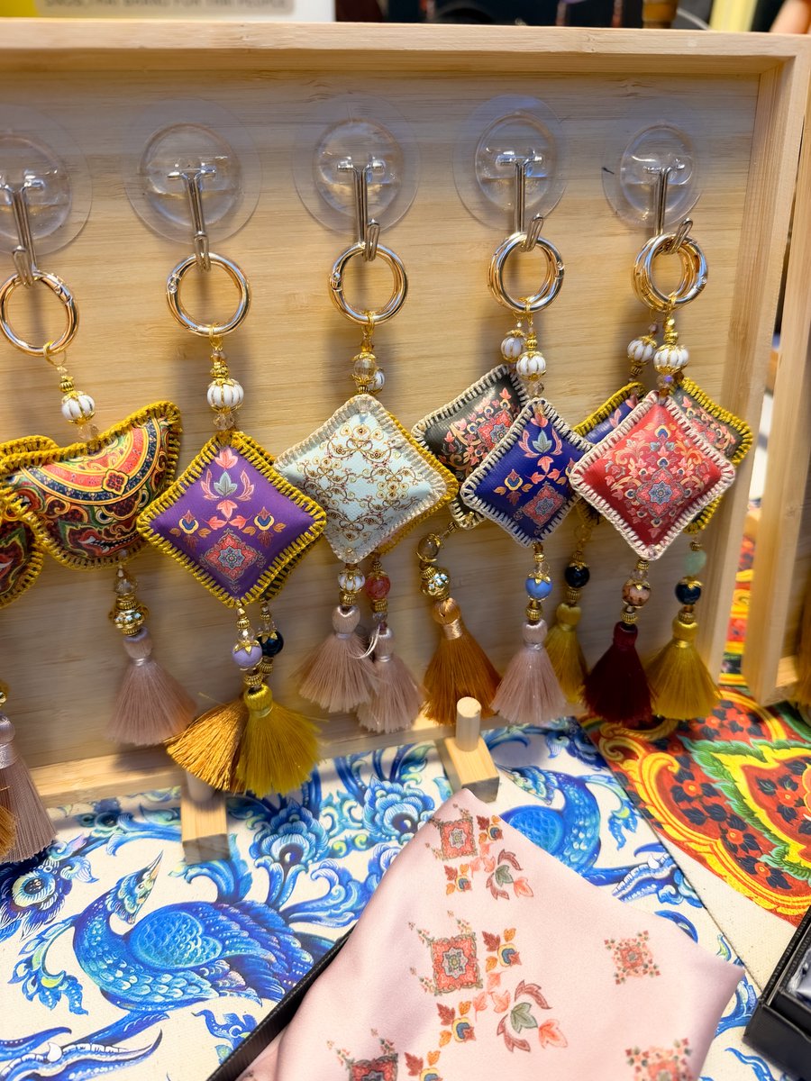 Kyleravi & Blooming Cha tweet media