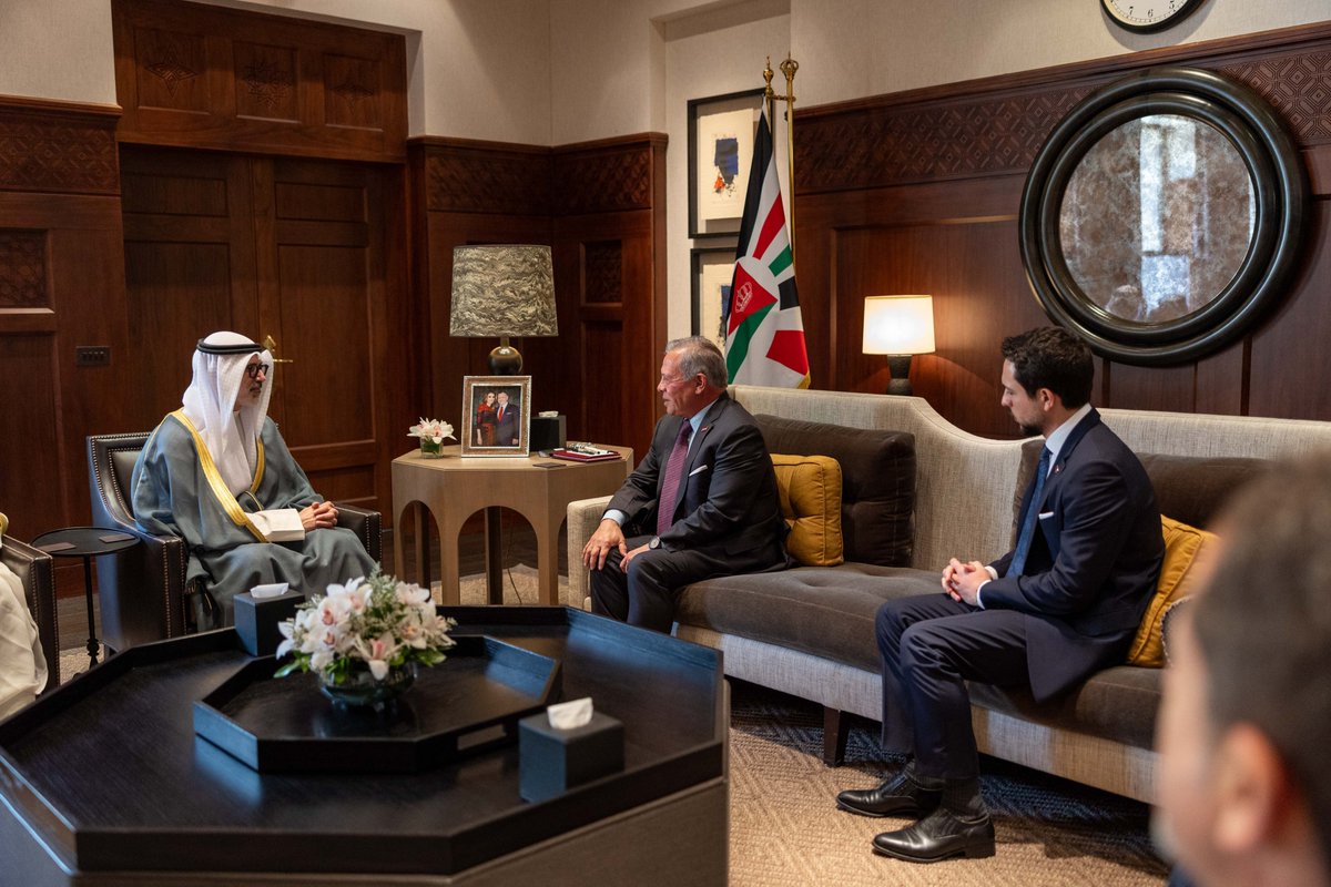 RHCJO's tweet image. His Majesty @KingAbdullahII, accompanied by His Royal Highness Crown Prince Al Hussein, receives Kuwait Foreign Minister Sheikh Jarrah Jaber Al Ahmad Al Sabah at Al Husseiniya Palace. The meeting covered the strong relations between #Jordan and #Kuwait, and ways to expand