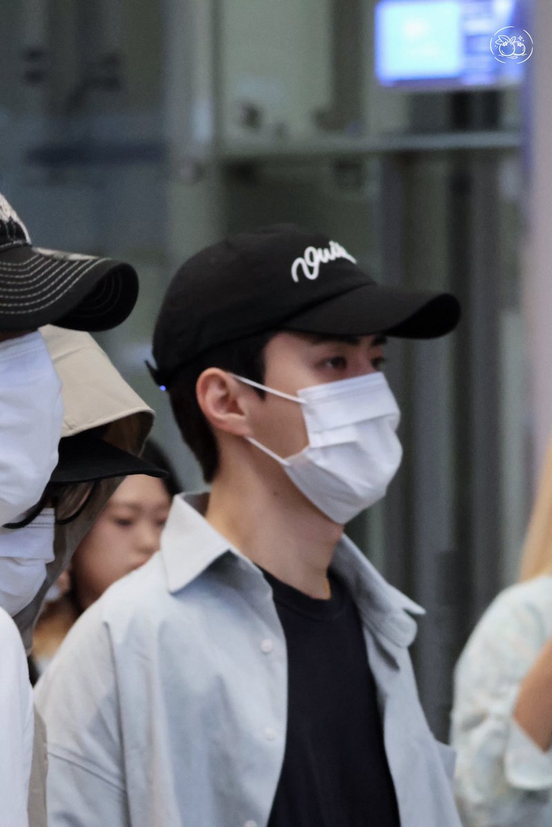 winnieeeee_05's tweet image. 260426 icn 도착
#EXO #엑소 #weareoneEXO 
 #세훈 #SEHUN