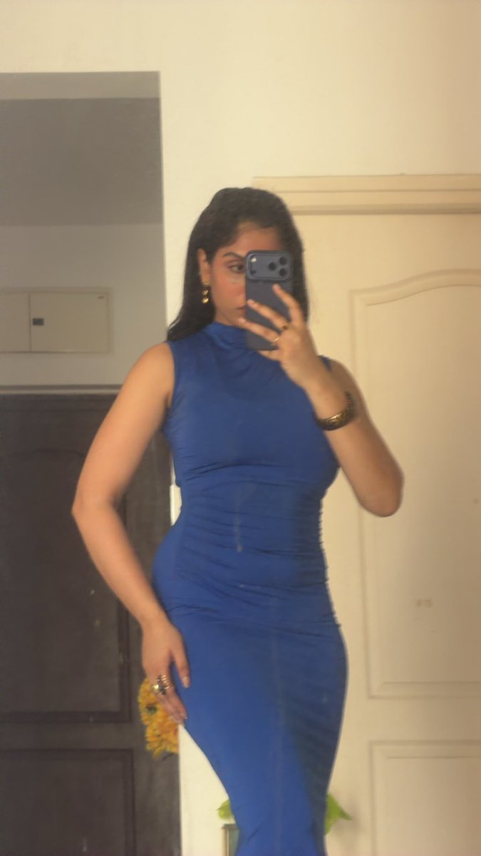 PriyaKanuri's tweet photo. But why you guys are behaving like this. @yourwaytohell1 looks 100% clear that that’s not the real account.
What’s wrong with you guys. She’s using my photos everything comfortably and you guys are encouraging https://t.co/bOLYuI1WZF