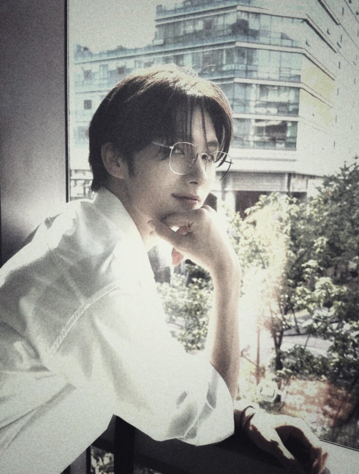 ️️

✾𓂃 𝒮𝓌𝑒𝑒𝓉 𝓂𝑜𝓂𝑒𝓃𝓉𝓈 𝒾𝓃 𝒻𝓇𝒶𝓂𝑒𝓈 ⋮ We stepped out of church with quiet hearts and soft thoughts still lingering, then slowly wandered through the day together until we found ourselves here—dressed up a little nicer, sitting across from each other at a fine