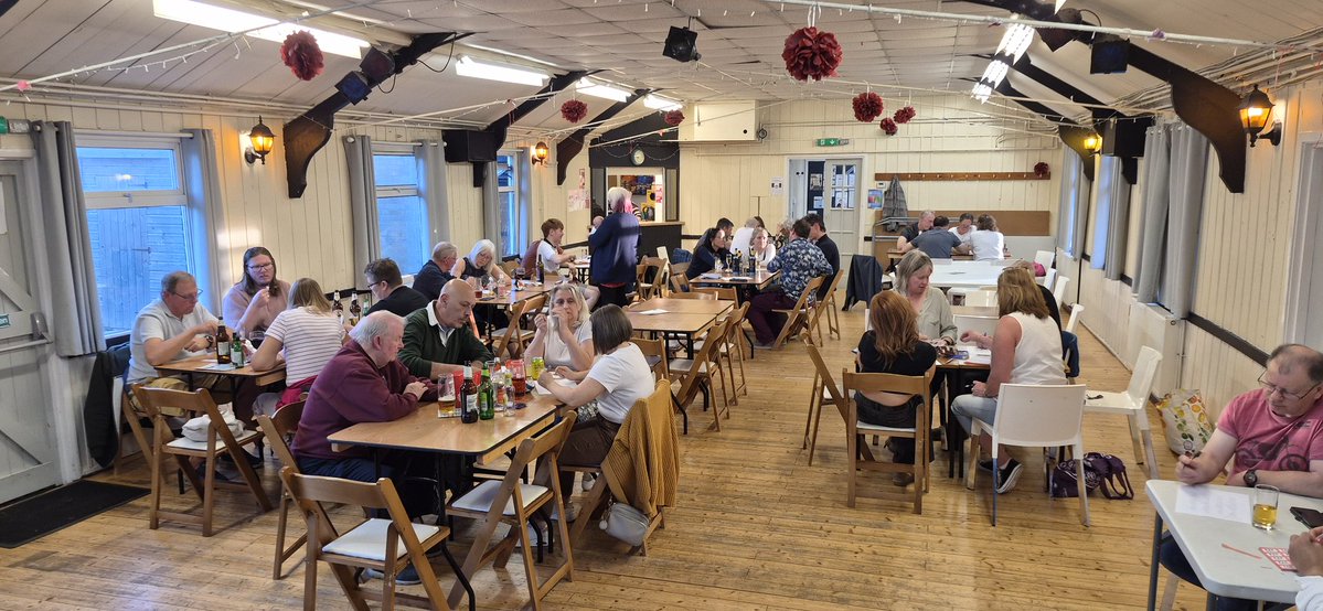 ElmscroftCommu1's tweet image. Thank you to everyone who came to the quiz last night. It was great to see a couple of new teams alongside regular teams. Thanks as always for the donations to the raffle. The next quiz will be on Saturday 16th May. #quiz #quiznight #QuizTime